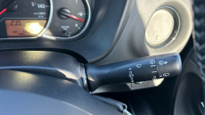 Toyota Yaris 1.33 VVT-i Design 5dr Petrol Hatchback